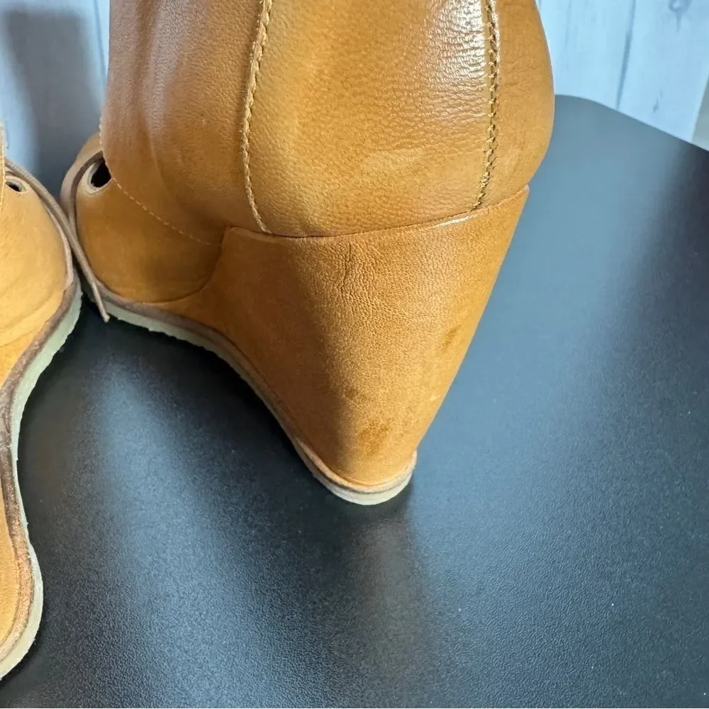 Lucky Penny Tan Leather Lace-Up Cutout Wedge Ankle Shooties Size 39 New Anthro